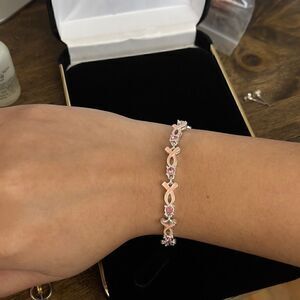 Avon breast cancer awareness silver tone bracelet